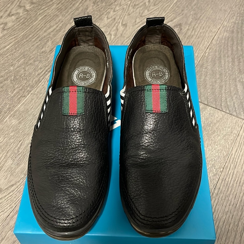 Sleek Black Slip-On Leather Loafers for Effortless Style